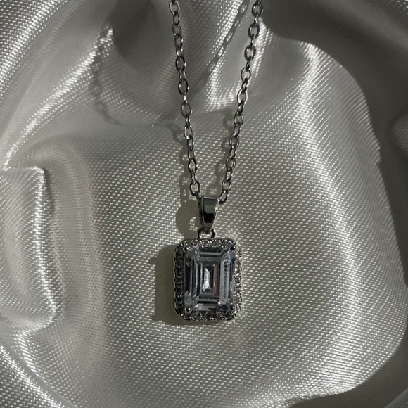 Gorgeous Radiant Cut CZ Diamond solitaire pendant necklace - Picture 8 of 16